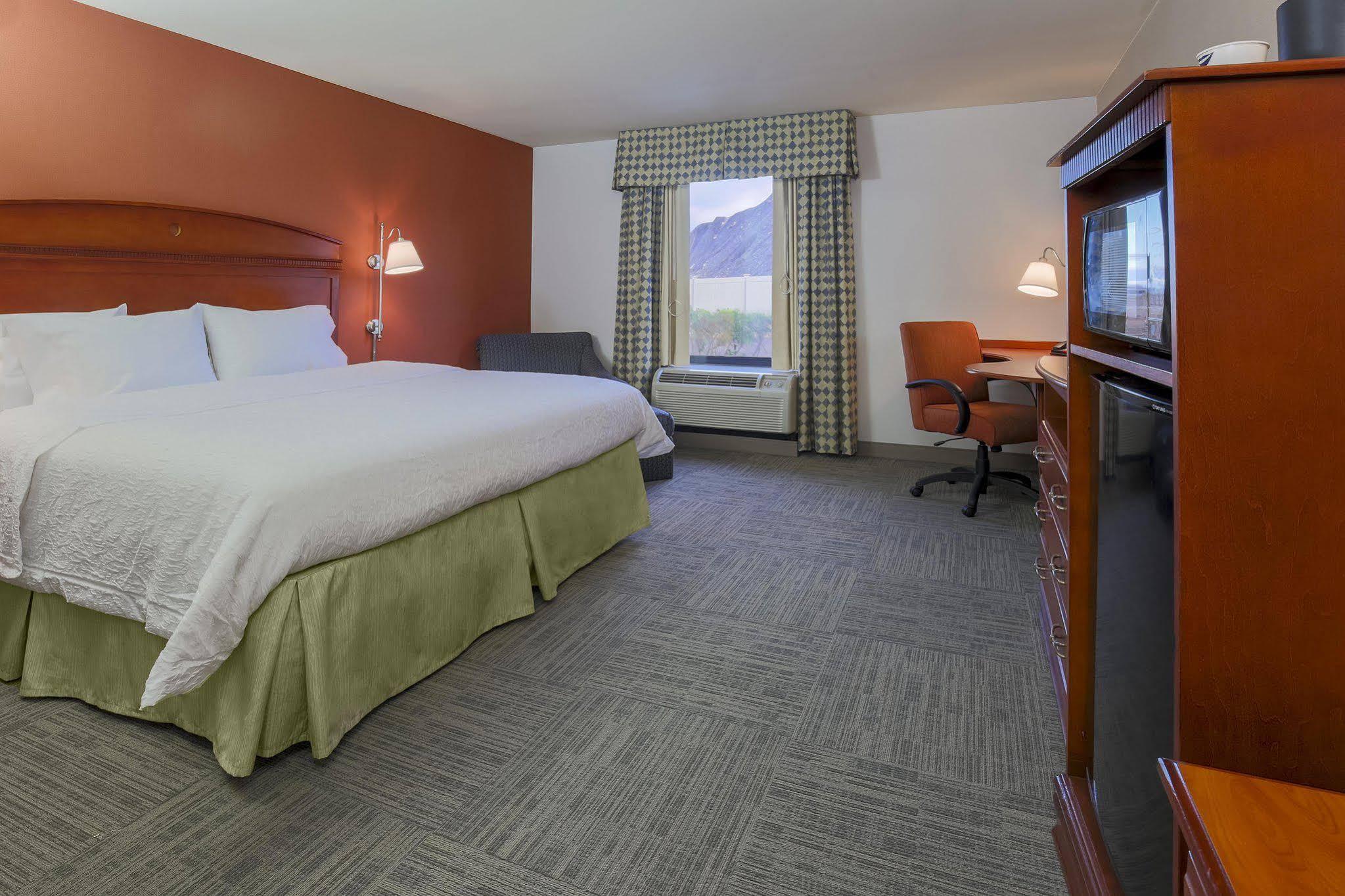 Hampton Inn & Suites Providence / סמית'פילד מראה חיצוני תמונה