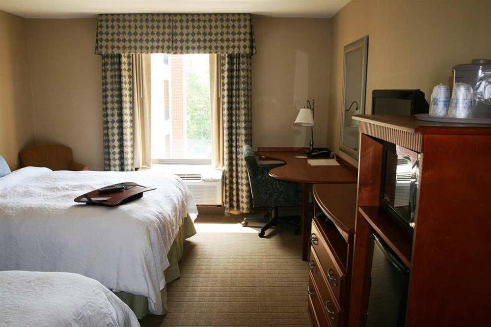 Hampton Inn & Suites Providence / סמית'פילד חדר תמונה