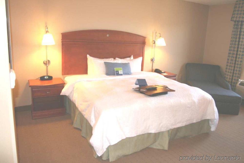 Hampton Inn & Suites Providence / סמית'פילד חדר תמונה