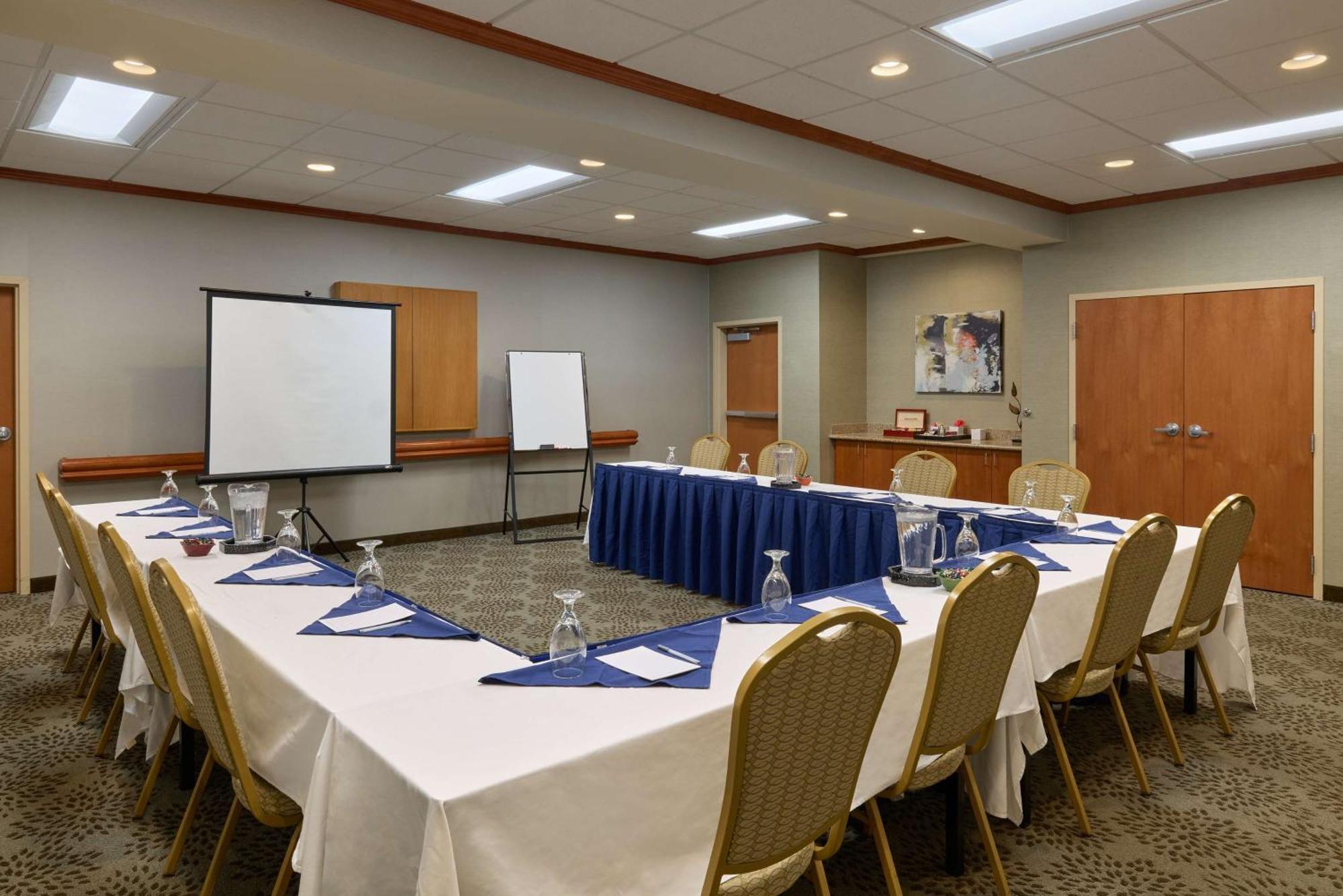 Hampton Inn & Suites Providence / סמית'פילד מראה חיצוני תמונה