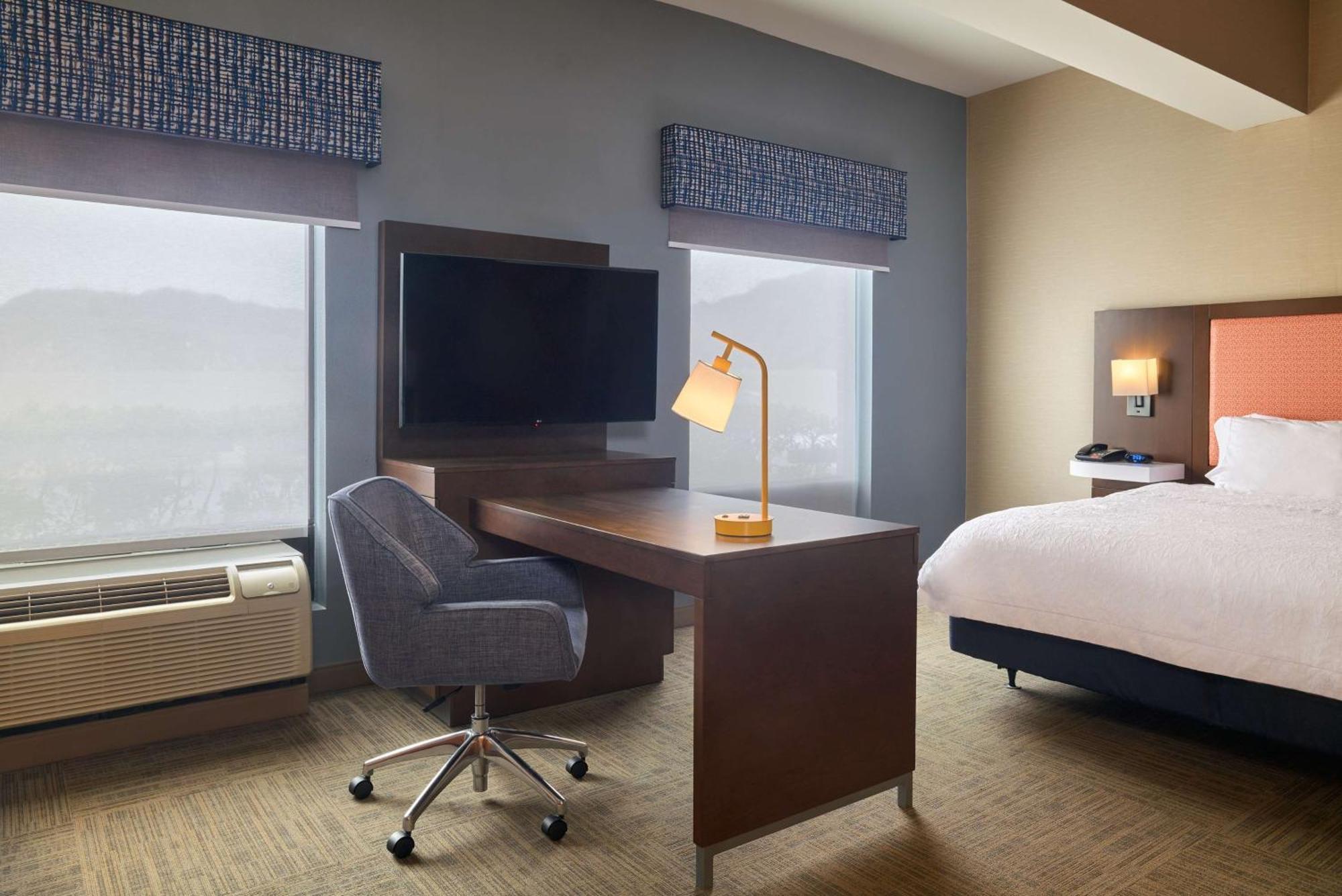 Hampton Inn & Suites Providence / סמית'פילד מראה חיצוני תמונה