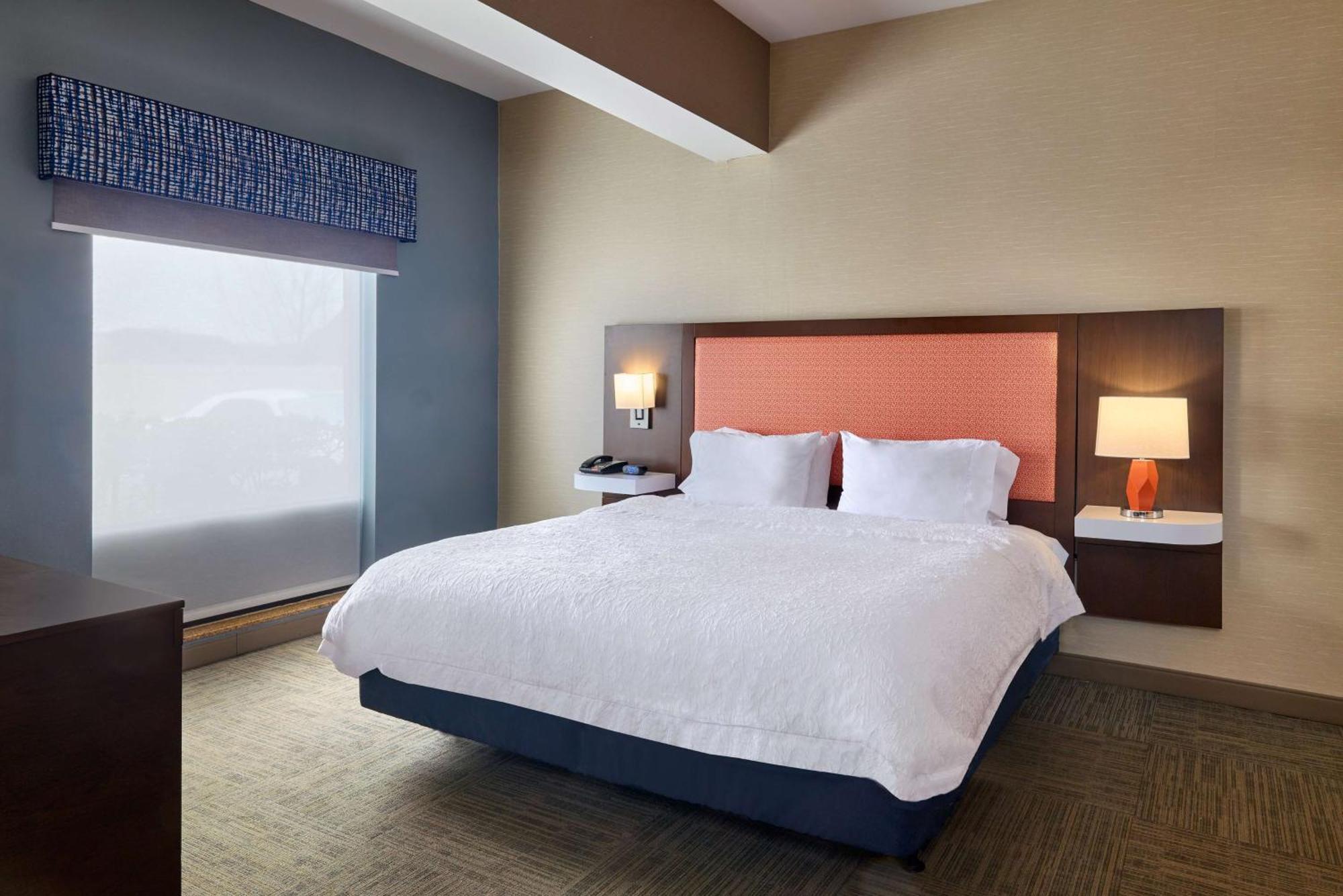 Hampton Inn & Suites Providence / סמית'פילד מראה חיצוני תמונה