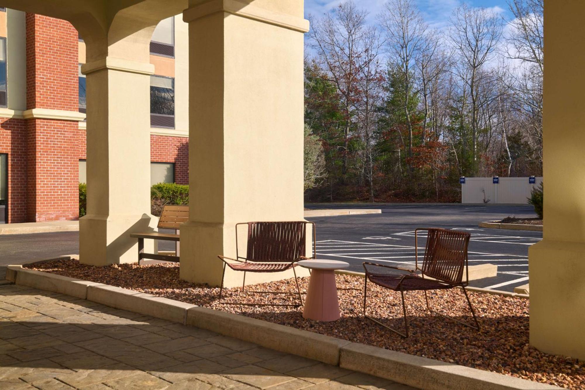 Hampton Inn & Suites Providence / סמית'פילד מראה חיצוני תמונה