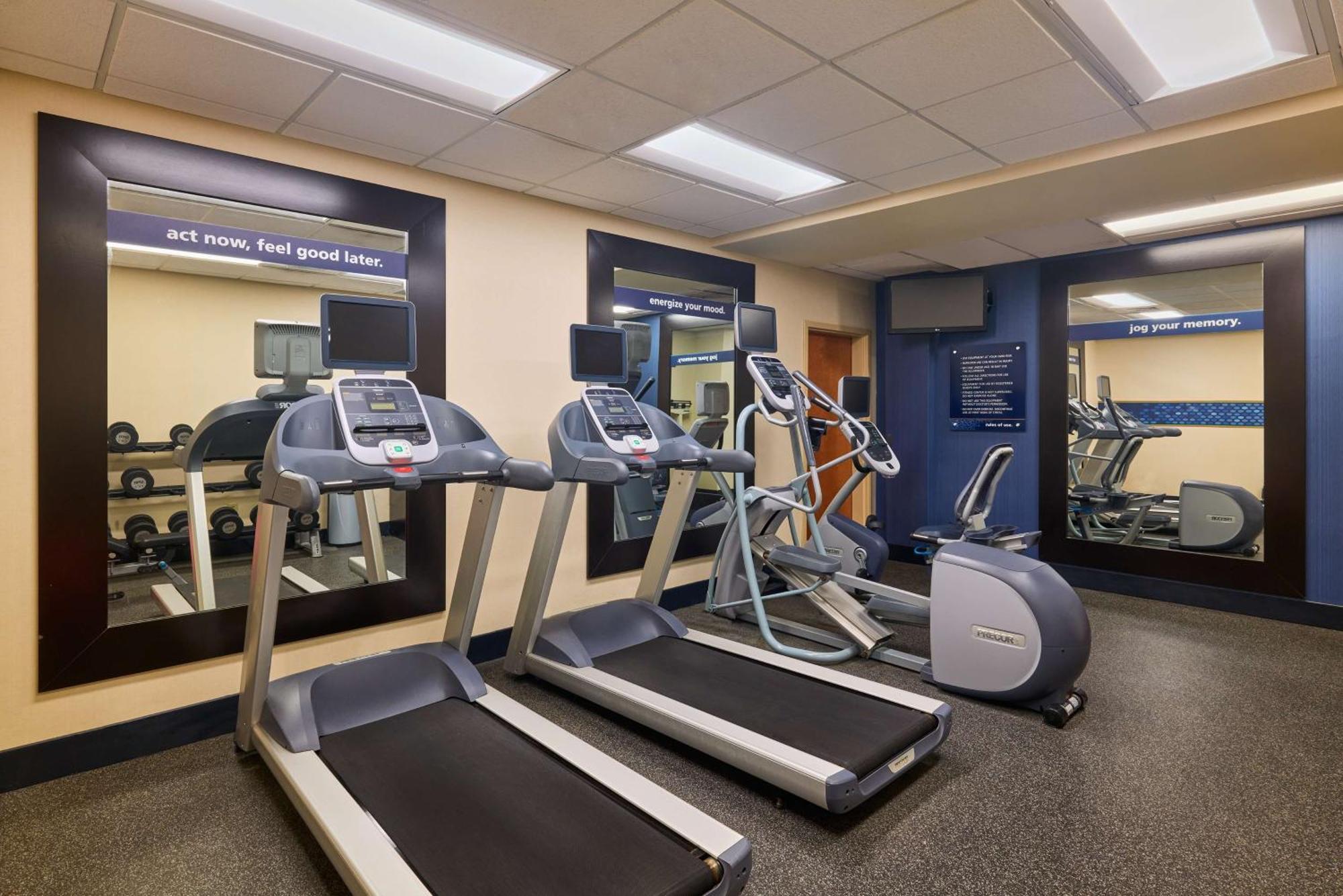 Hampton Inn & Suites Providence / סמית'פילד מראה חיצוני תמונה
