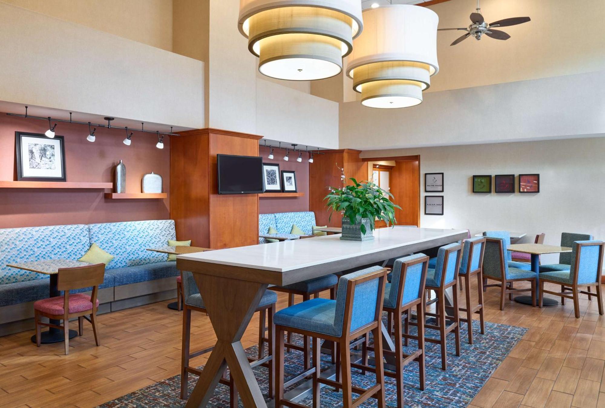 Hampton Inn & Suites Providence / סמית'פילד מראה חיצוני תמונה