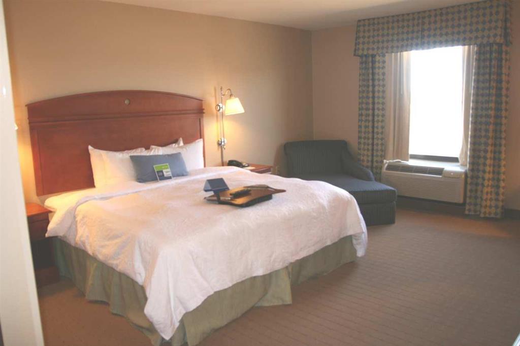 Hampton Inn & Suites Providence / סמית'פילד חדר תמונה